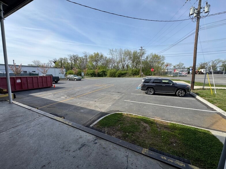 More Photos Of 205 Brick Kiln Rd, Winchester Warehouse For Sale