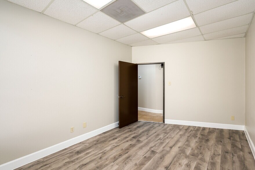 More Photos Of 8627 Cinnamon Creek Dr, San Antonio Medical For Lease