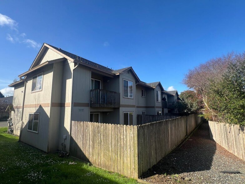 More Photos Of 3200 Matthew Ln, Fortuna Apartments For Sale