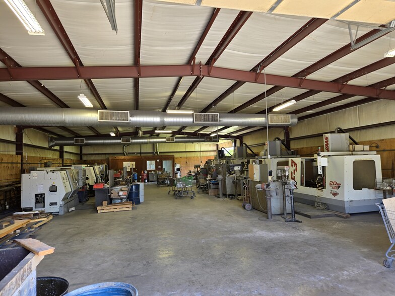 More Photos Of 609 Carby, Houston Warehouse For Sale