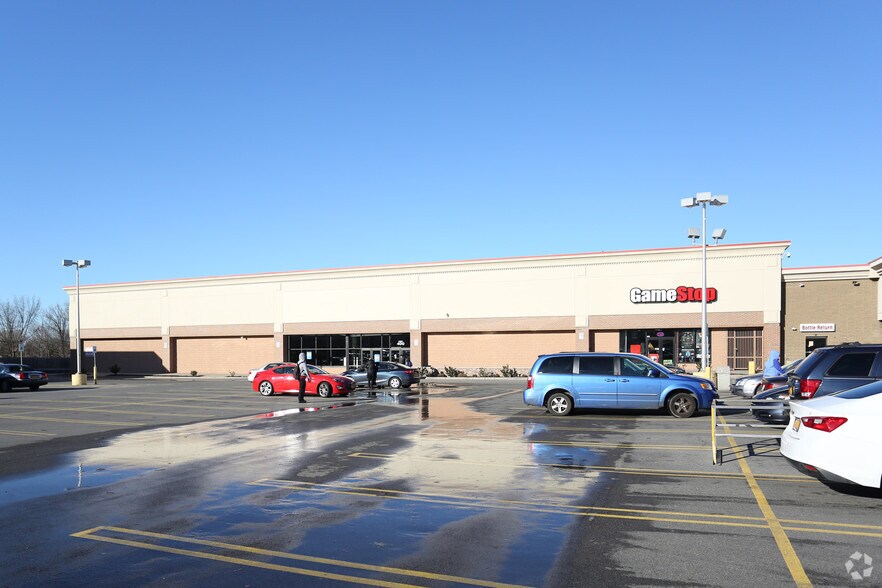 More Photos Of 3500 Main St, Amherst Supermarket For Sale