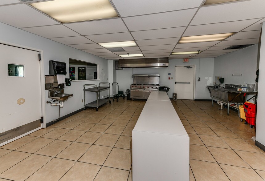 More Photos Of 2313 W Violet, Tampa Medical For Lease