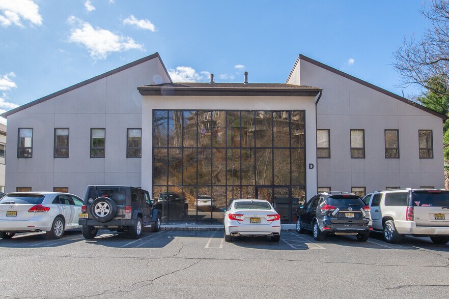 More Photos Of 115 US HIGHWAY Route 46 West, Mountain Lakes Medical For Sale