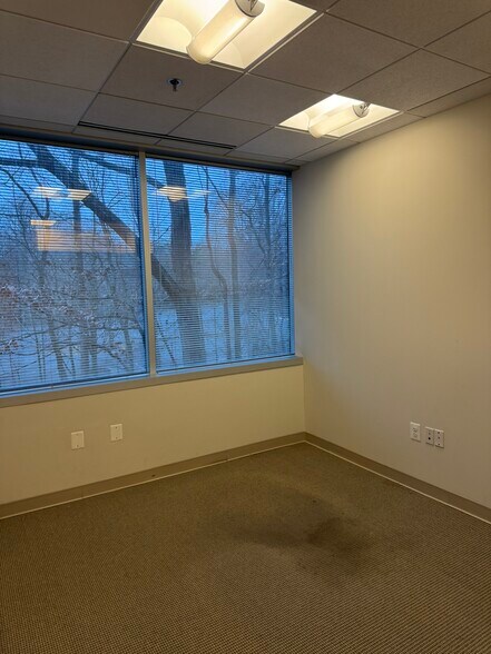 More Photos Of 1801 Robert Fulton Dr, Reston Medical For Lease