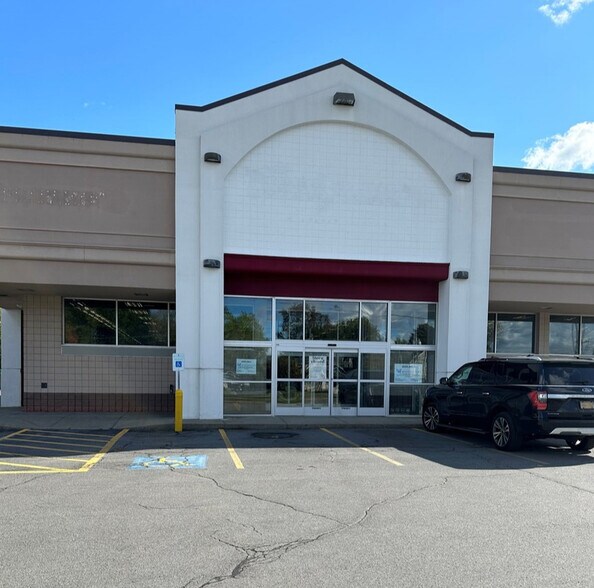 More Photos Of 2616 Brewerton Rd, Mattydale Drugstore For Lease