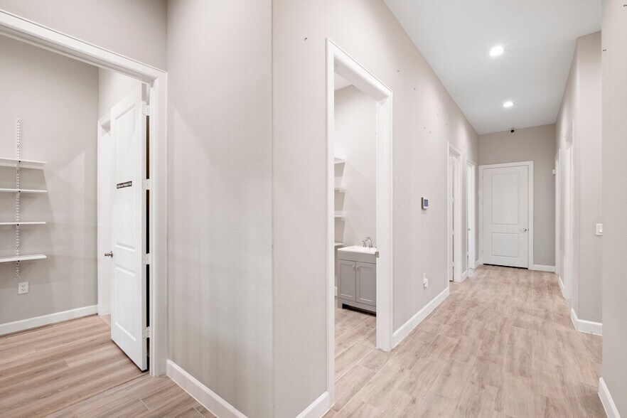 More Photos Of 4220 Cartwright Rd, Missouri City Medical For Sale