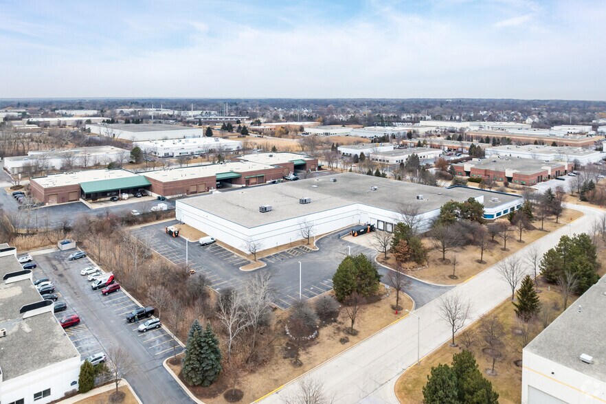 More Photos Of 585 Capital Dr, Lake Zurich Warehouse For Lease