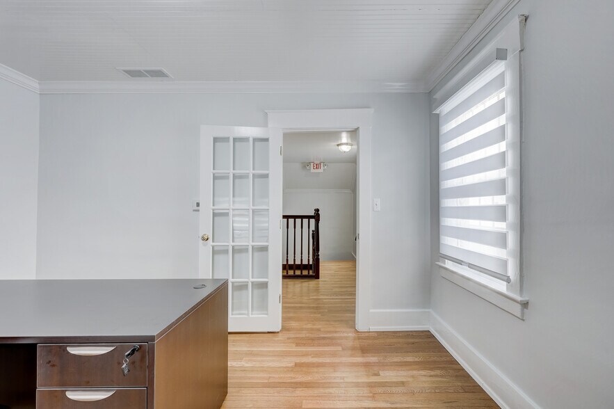 More Photos Of 2520 Rochester Rd, Royal Oak Office For Lease