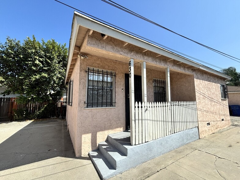 More Photos Of 632 E 78th St, Los Angeles Multifamily For Sale