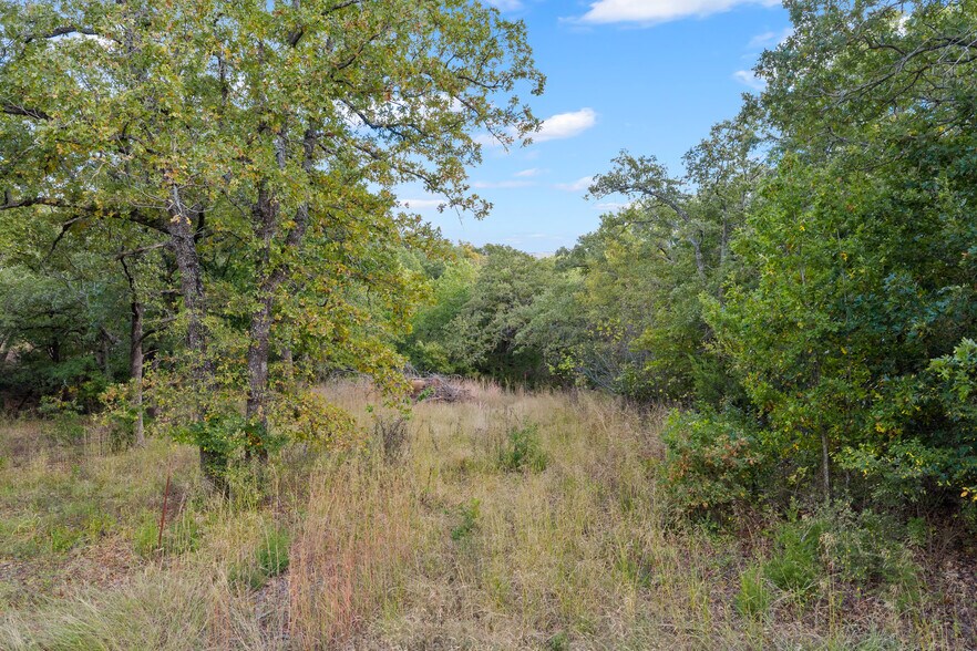 More Photos Of 3133 Chickasaw Trl, Sulphur Restaurant For Sale