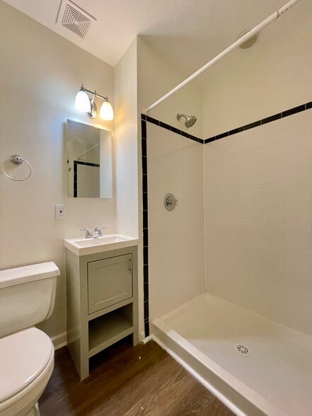 More Photos Of 1012 Florida Ave NE, Washington Office For Sale
