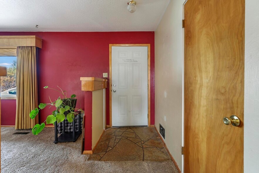 More Photos Of 2658 Addison Ave E, Twin Falls Office For Sale