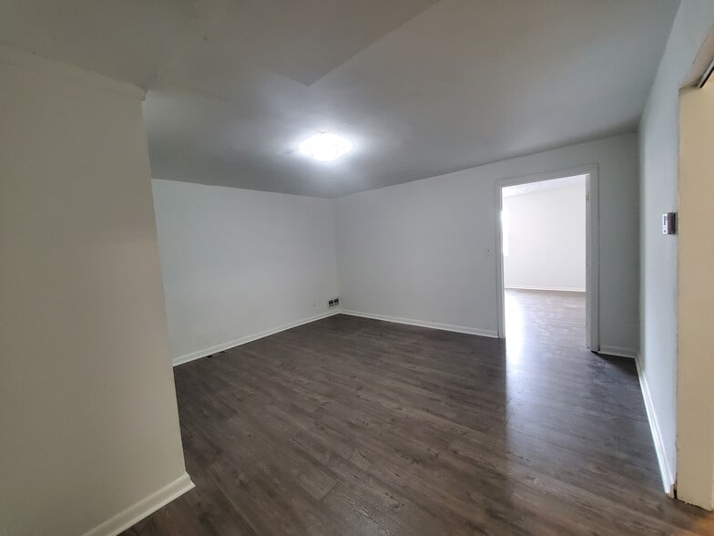 More Photos Of 4926 Marlboro Pike, Capitol Heights General Retail For Lease