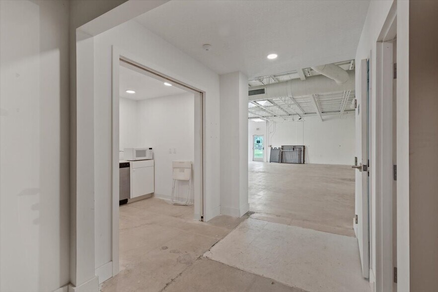 More Photos Of 3800 N Nebraska Ave, Tampa Freestanding For Sale