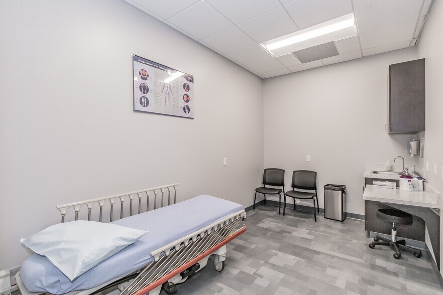 More Photos Of 5750 Stratum Dr, Fort Worth Medical For Lease