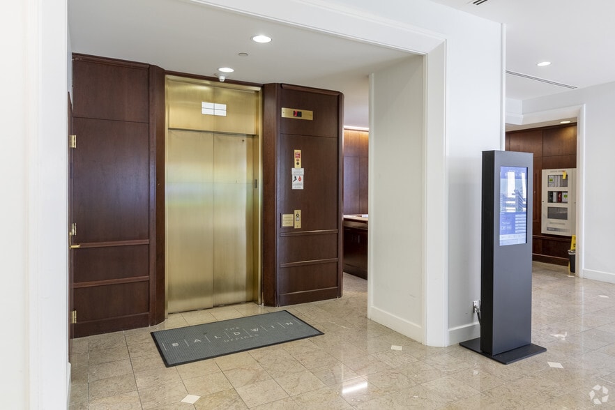 More Photos Of 625 Eden Park Dr, Cincinnati Office For Lease