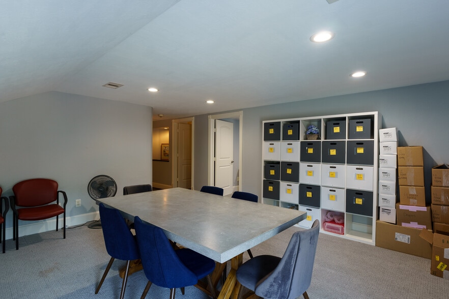 More Photos Of 13688 Breton Ridge St, Houston Medical For Sale