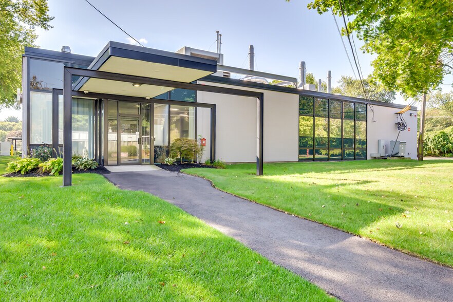 More Photos Of 1 Strathmore Rd, Natick Research And Development For Lease