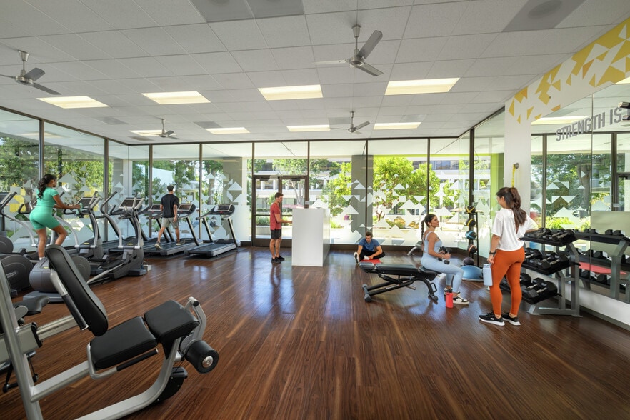 More Photos Of 2570 N 1st St, San Jose Office For Lease