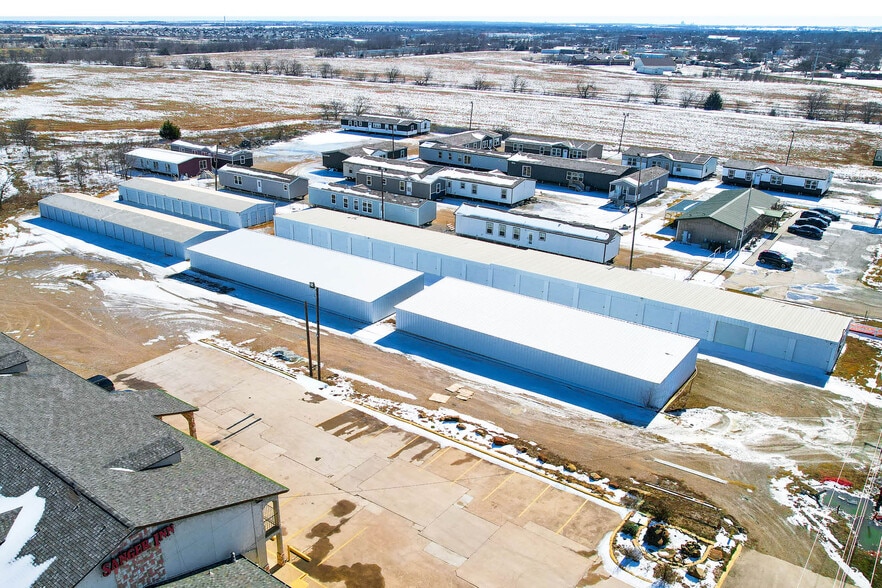 More Photos Of 1309 N Stemmons St, Sanger Self Storage For Sale