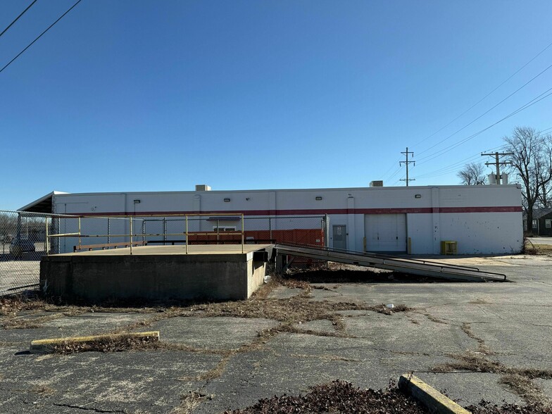 More Photos Of 689-699 S Monroe St, Lebanon General Retail For Sale