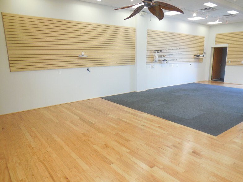 More Photos Of 377 Woodcleft Ave, Freeport Storefront Retail Residential For Sale