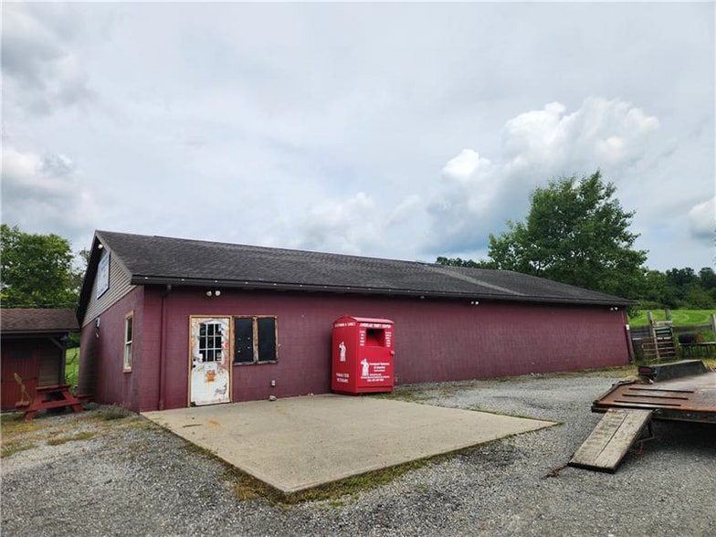 Primary Photo Of 534 N Eighty Eight Rd, Carmichaels Freestanding For Sale