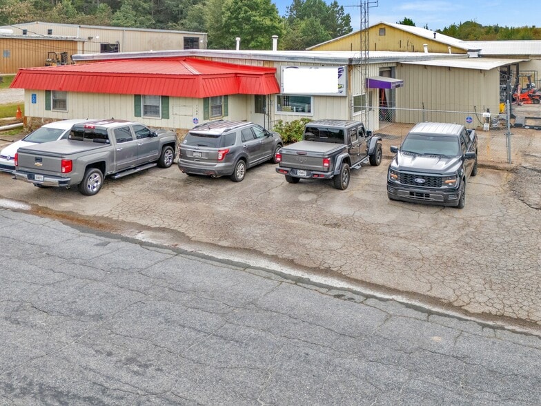 More Photos Of 1108 Anne St, Griffin Auto Repair For Sale
