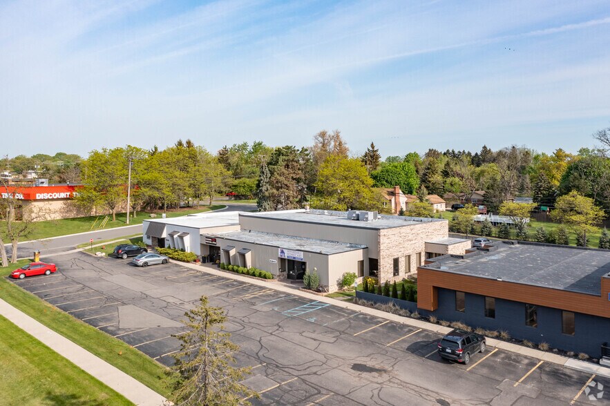 More Photos Of 30640-30680 W 12 Mile Rd, Farmington Hills Office For Sale