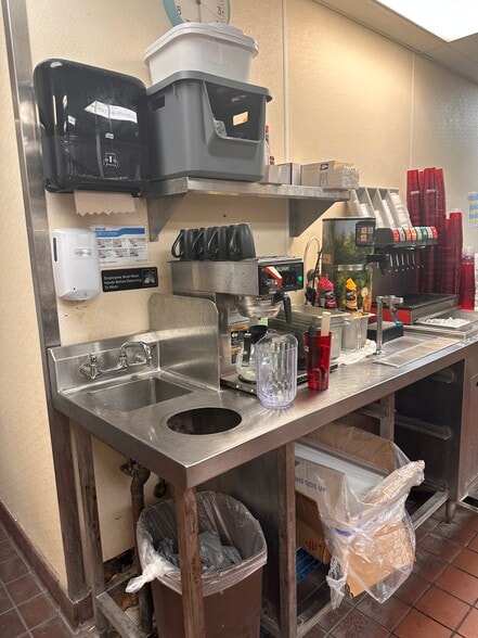 More Photos Of 4050 NW Federal Hwy, Jensen Beach Restaurant For Sale