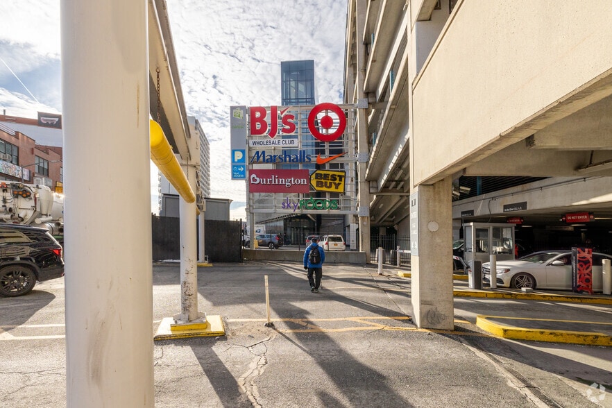 More Photos Of 13107 40th Rd, Flushing Medical For Lease