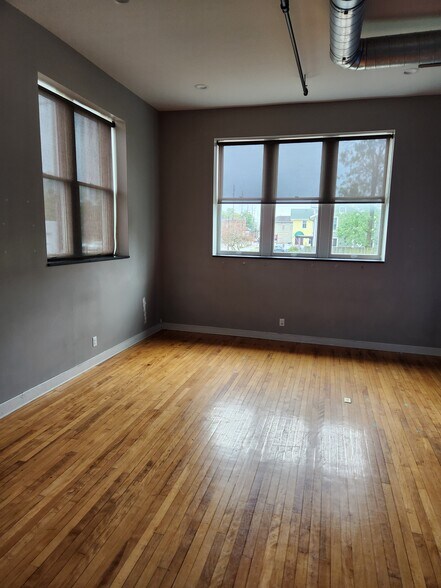 More Photos Of 300 W Broadway St, Greenwood Loft Creative Space For Sale