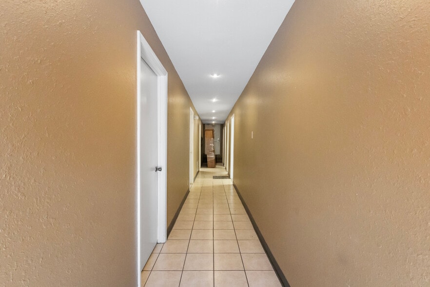More Photos Of 421 S Beckham Ave, Tyler Medical For Lease