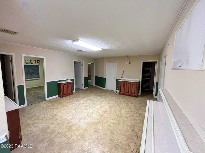 More Photos Of 1112 W 90 Hwy, New Iberia Industrial For Sale