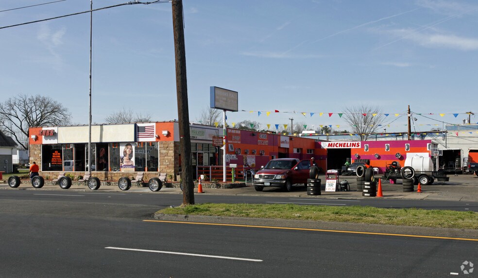 More Photos Of 812-816 Richmond Hwy, Richmond Auto Repair For Lease