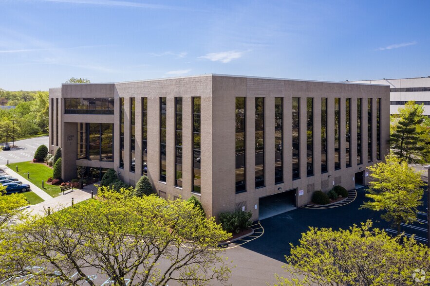 More Photos Of 1 Kalisa Way, Paramus Office For Lease