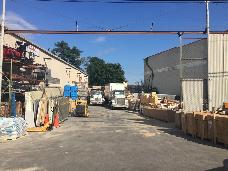 More Photos Of 3960-3966 Merritt Ave, Bronx Warehouse For Lease