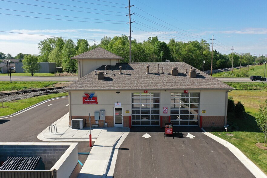 More Photos Of 1771 Veterans Pky, Jeffersonville General Retail For Sale