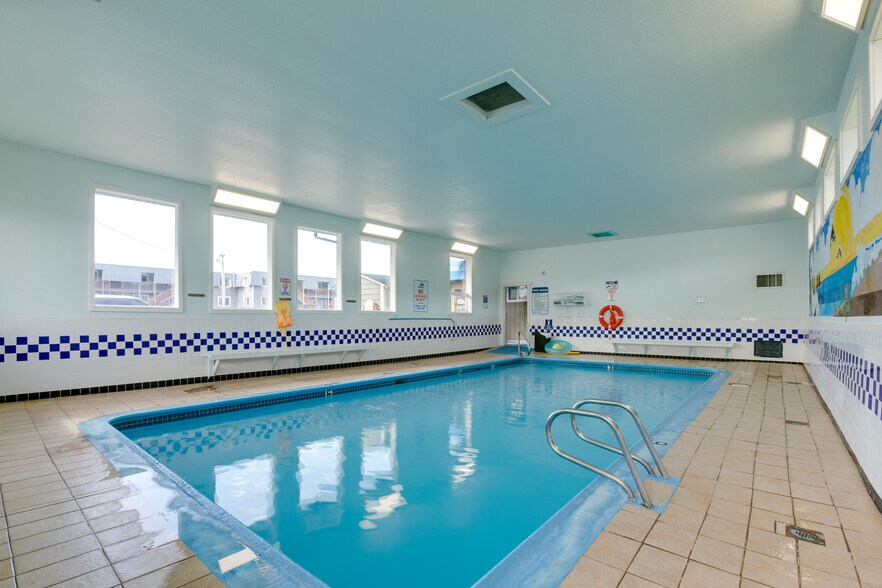 More Photos Of 101 NW 11th Ave, Rockaway Beach Hotel For Sale