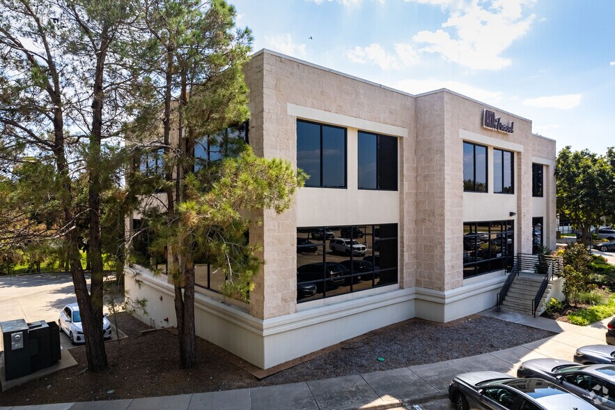 More Photos Of 5700 W Plano Pky, Plano Office For Lease