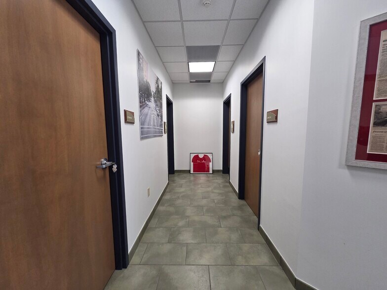 More Photos Of 37 Anderson Rd, Buffalo Medical For Sale
