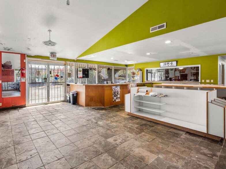 More Photos Of 11702 NE Halsey St, Portland Freestanding For Sale