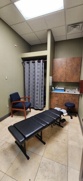 More Photos Of 2050 Mariner Dr, Las Vegas Medical For Sale