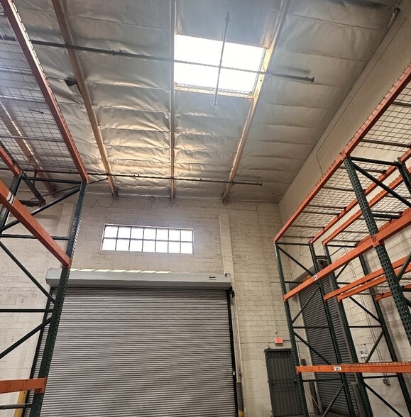 More Photos Of 3121-3129 S Main St, Los Angeles Warehouse For Lease