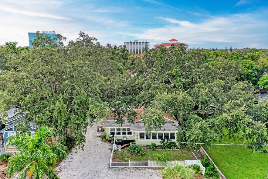 More Photos Of 1533 1st Avenue Dr W, Bradenton Multifamily For Sale