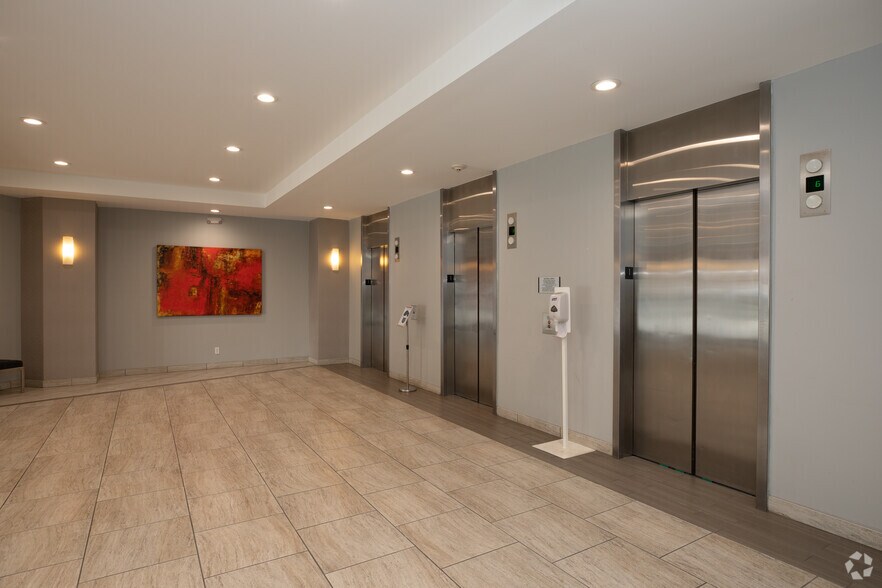 More Photos Of 404 Camino del Rio S, San Diego Office For Lease