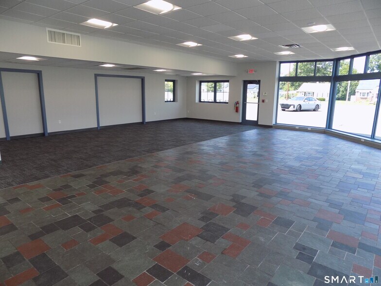 More Photos Of 151 East St, Plainville Auto Dealership For Lease