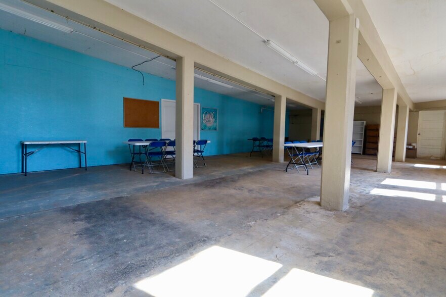 More Photos Of 112 Church St, Elkin Office For Sale