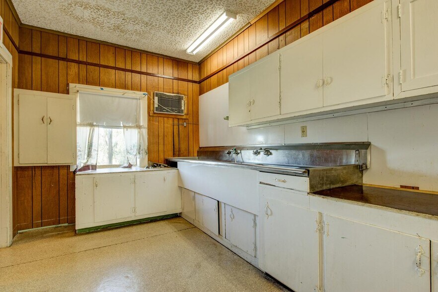 More Photos Of 7672 S Shingle Rd, Shingle Springs General Retail For Sale