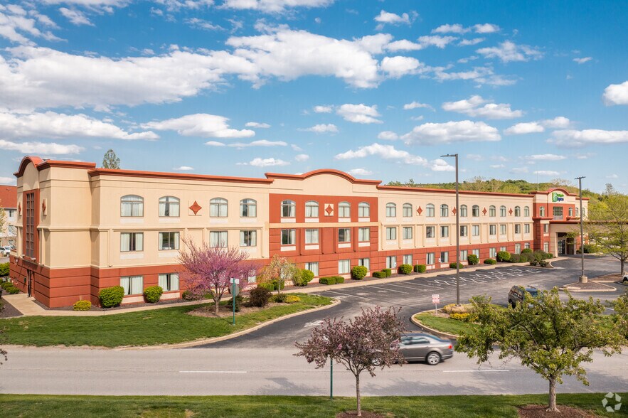 Primary Photo Of 13615 Riverport Dr, Maryland Heights Hotel For Sale